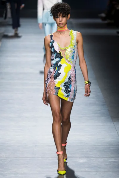 Look 44